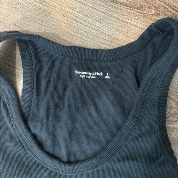 Abercrombie tank - Picture 2 of 2